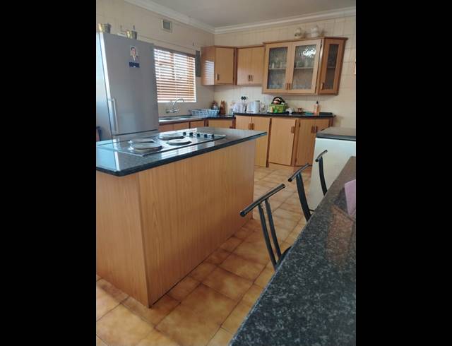 3 BEDROOM FREEHOLD FOR SALE IN LENNOXTON